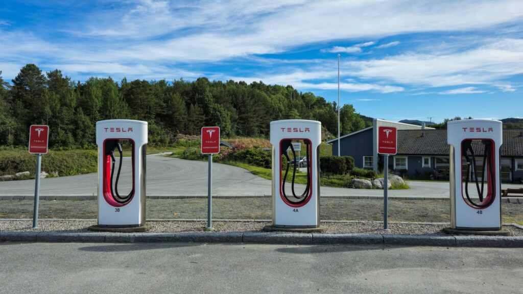 3 Tesla charging stations empty